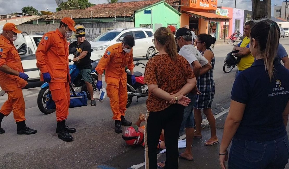 Acidente entre moto e bicicleta na Expedicionários Brasileiros deixa dois feridos