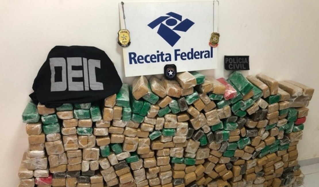 DEIC e Receita Federal apreendem cerca de 300 kg de droga avaliada em R$ 290 mil, em Arapiraca