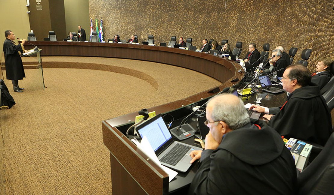 ﻿TJ retomará julgamento sobre atuação de agentes penitenciários contratados, em AL