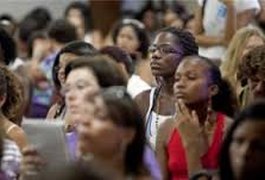 No Brasil, negros e mulheres ficam mais tempo desempregados, diz estudo