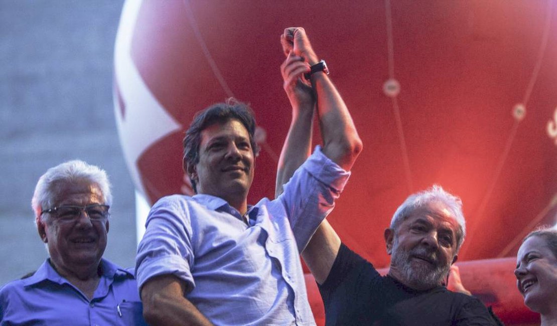 PT anuncia Haddad como vice na chapa de Lula e acordo com o PCdoB