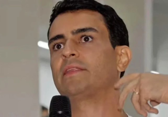 JHC foge do debate com Renan Filho e deixa cadeira vazia na Band