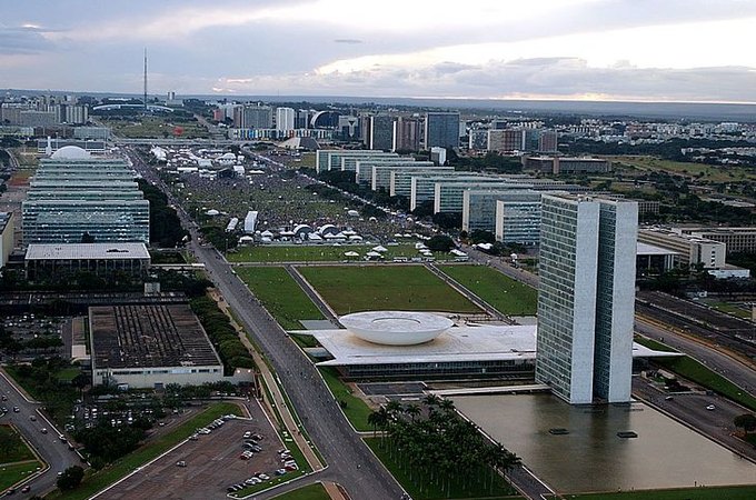 Brasília registra chuva depois de 167 dias de seca recorde