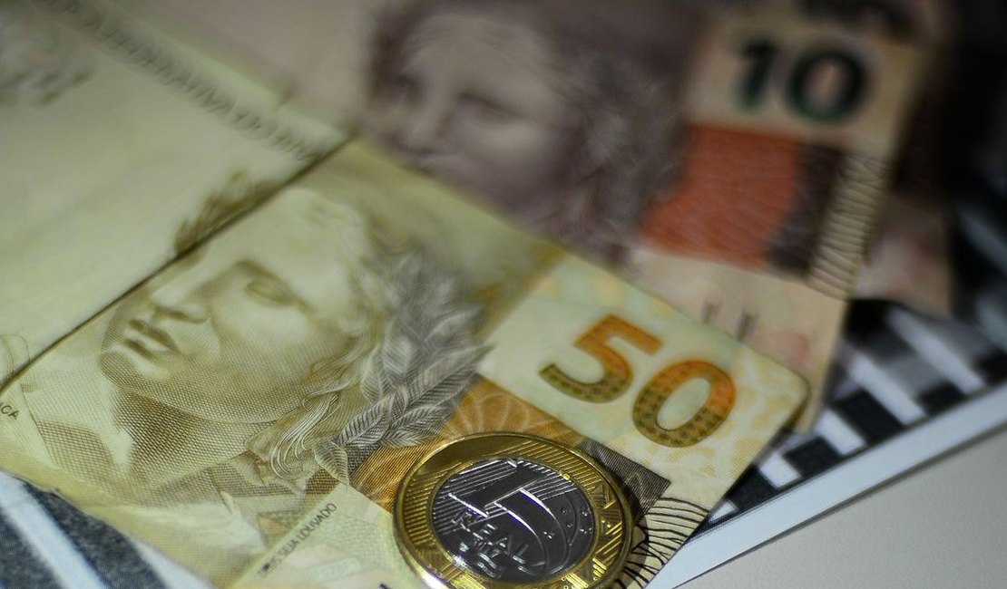 IR zero para quem ganha até R$ 5 mil vale a partir deste mês