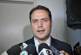 Renan Filho assina convocação de concursados de nível fundamental hoje