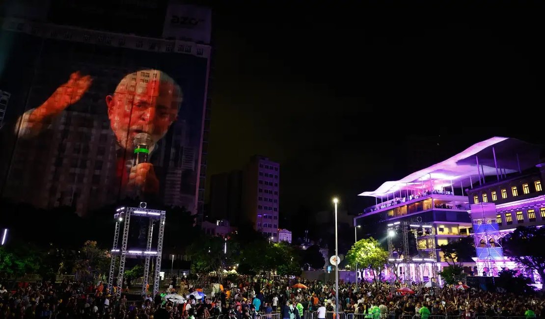 Lula promete zerar fome no país até fim do mandato