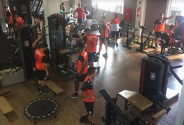 Jogadores do ASA fazem exercícios preventivos e de fortalecimento físico