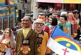 Bonecos Gigantes percorrem ladeiras de Olinda na terça de carnaval