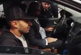 Burocracia adia assinatura de Clayson com Corinthians; Léo Artur vai para a Ponte