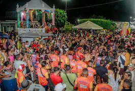 Blocos tradicionais e estreantes fazem a festa do público no carnaval de Penedo