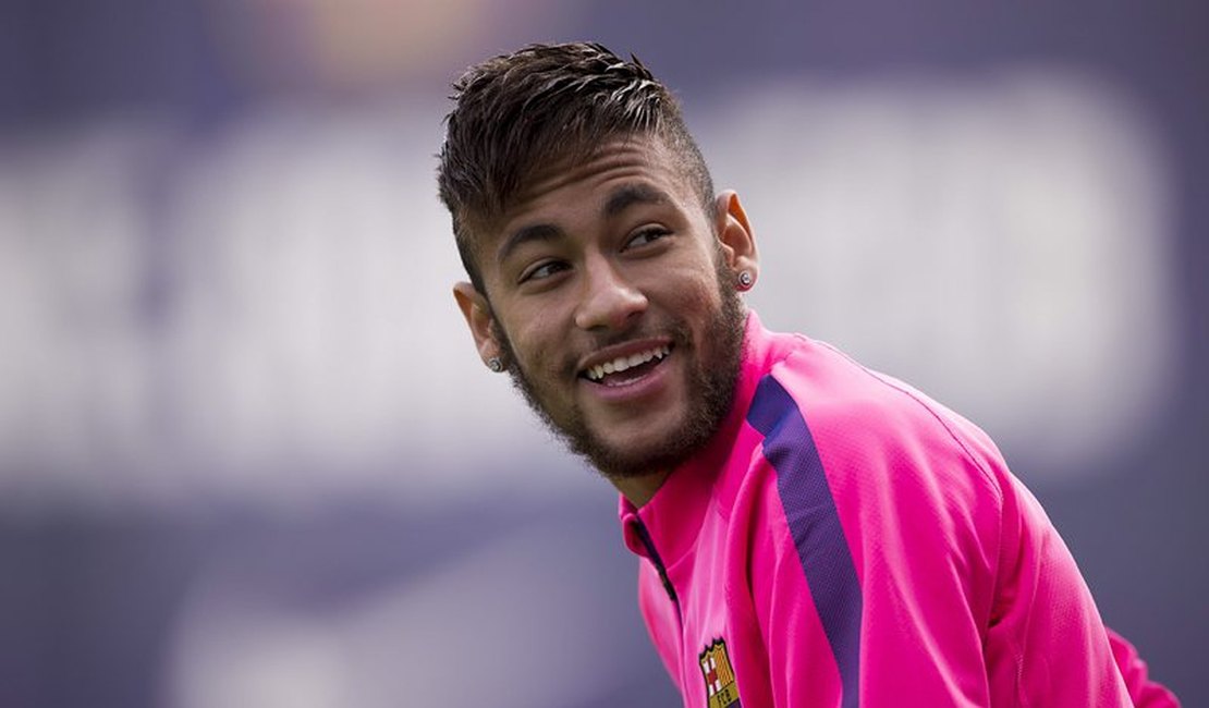 Promotoria pede cadeia e multa de R$ 35 milhões a Neymar