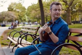 Lucas Lima posta foto e fãs se divertem com 'ciúme' de Sandy: 'Tava olhando o quê?'