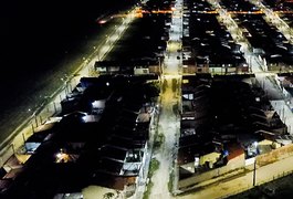 Prefeitura de Arapiraca conclui iluminação de LED no Manoel Teles e inicia instalação no Vale Perucaba
