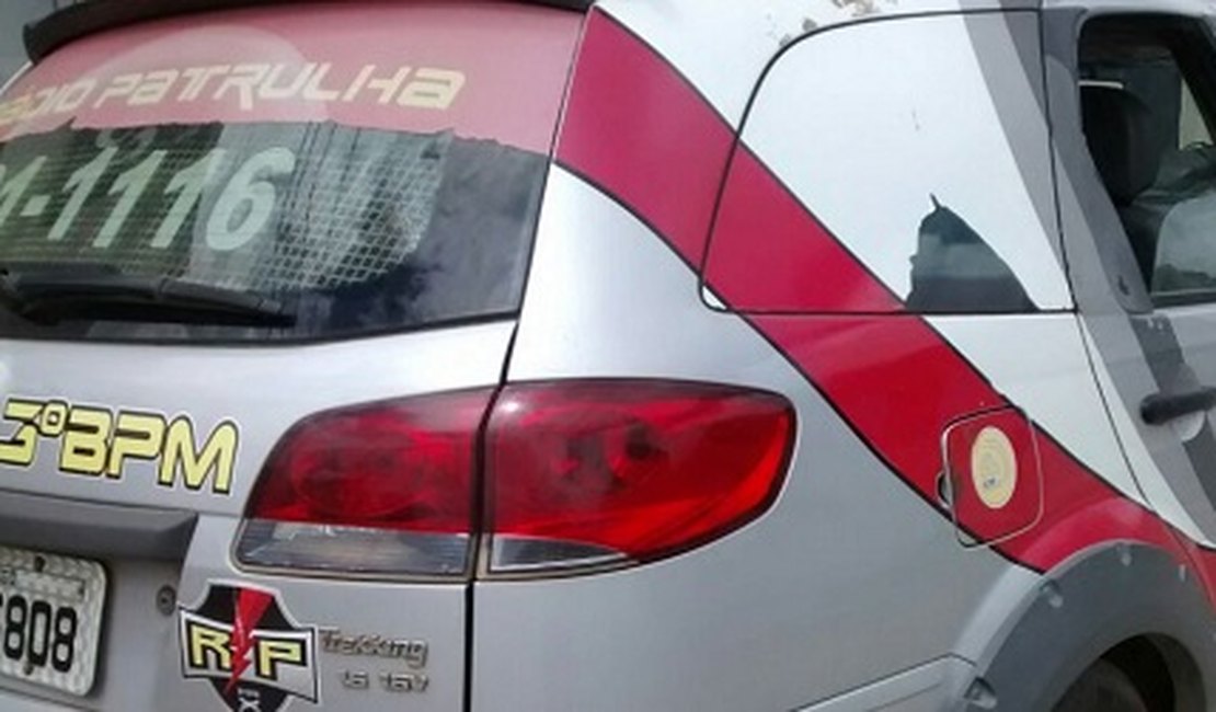 Residência em condomínio de luxo é invadida e proprietário tem pertences furtados, em Arapiraca