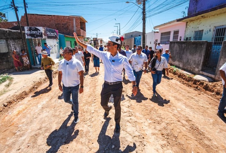 JHC vistoria obras de pavimentação no Village Campestre II, esperadas há décadas por moradores