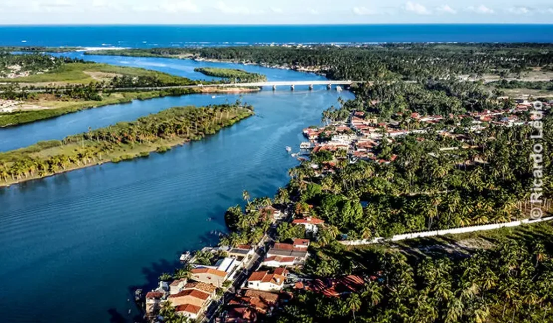 Com a esposa e bebê de 4 meses no carro, foragido da Justiça bate em muro durante perseguição em Marechal