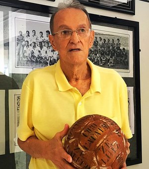 Morre diretor do Museu dos Esportes e jornalista Lauthenay Perdigão, aos 86 anos