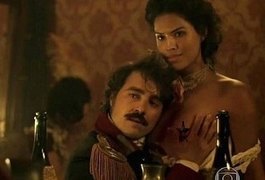 Em 'Liberdade', Tolentino oferece prostituta a André: ‘Sirva-se!’