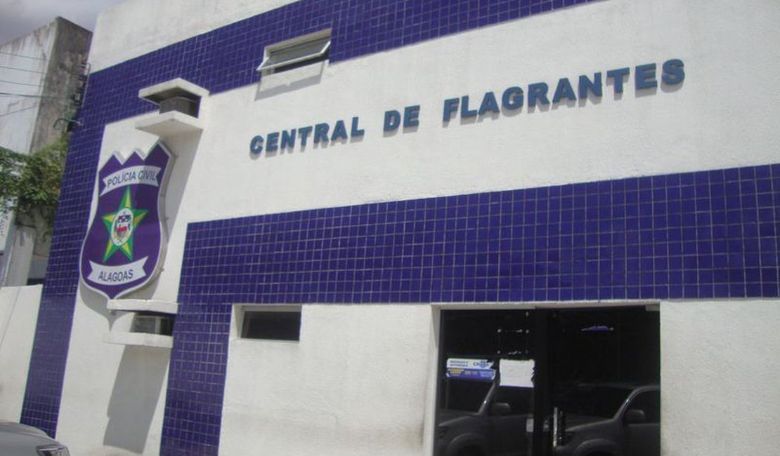 Suspeitas de tráfico de drogas são presas com 9kg de maconha em Maceió