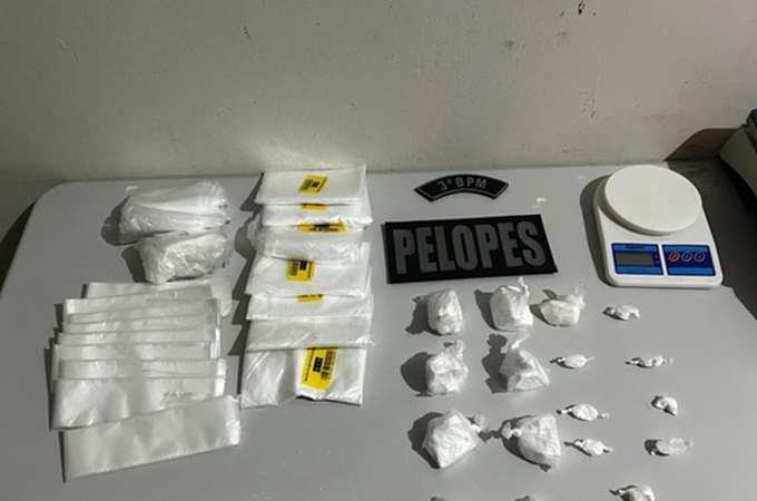 Policiais militares prendem jovem e realizam apreensão de 220 gramas de cocaína em Limoeiro de Anadia