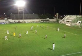 Coruripe não aproveita o fator casa e perde novamente para o Fluminense de Feira