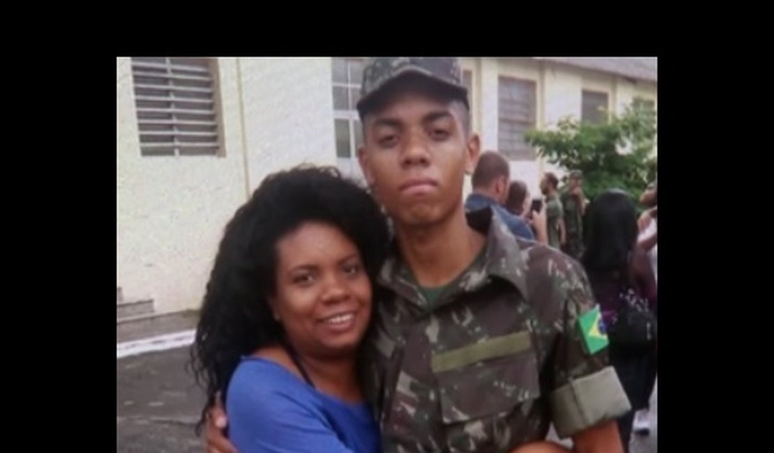 Mãe reconhece soldado morto afogado em quartel e diz que filho reclamava de 'tratamento rígido'