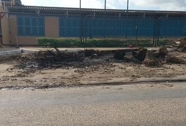 Fumaça da queima de entulhos prejudica crianças de creche, em Arapiraca