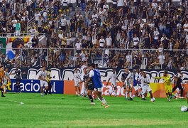 Árbitro paranaense expulsa cinco jogadores do ASA e relata confusão, arremesso de objetos e invasão após eliminação na Copa do Brasil