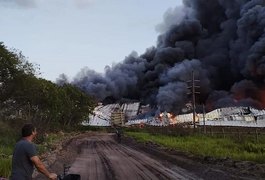 Incêndio de grandes proproções atinge fábrica da Cacau Show no Espírito Santo