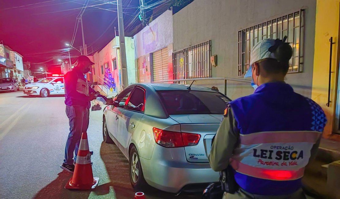 BPTran e Detran-AL flagram 14 condutores sob efeito de álcool, no litoral alagoano