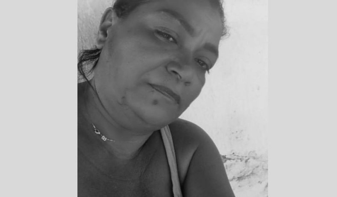 Mulher morre após colisão de moto em caminhão caçamba na ﻿BR-423, em Delmiro Gouveia