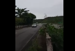 VÍDEO. Motoristas alertam para buraco em ponte na AL-101 Sul