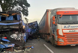 Engavetamento entre seis veículos mata uma pessoa e deixa 37 feridos no interior de SP