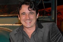 ‘Está querendo lutar pela vida’, diz mãe do ator Caio Junqueira