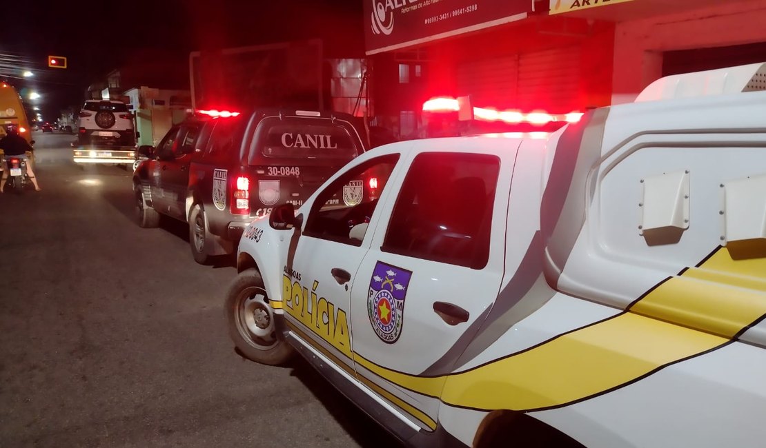 Embriagado e em alta velocidade, motorista atinge cinco carros nas ruas de Arapiraca