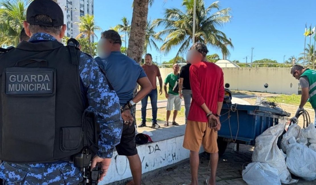 Dupla é presa suspeita de receptação com cabos de energia na orla de Maceió