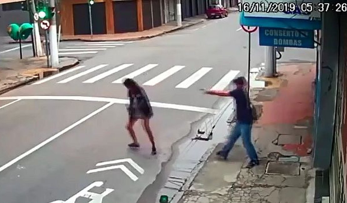 Moradora de rua é assassinada a tiros após pedir R$ 1 a homem