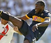 Zagueiro colombiano, ex-Boca Júniors pode ser reforço do CSA