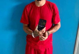 Polícia Penal flagra reeducando usando celular dentro de presídio para cometer crimes fora da cadeia