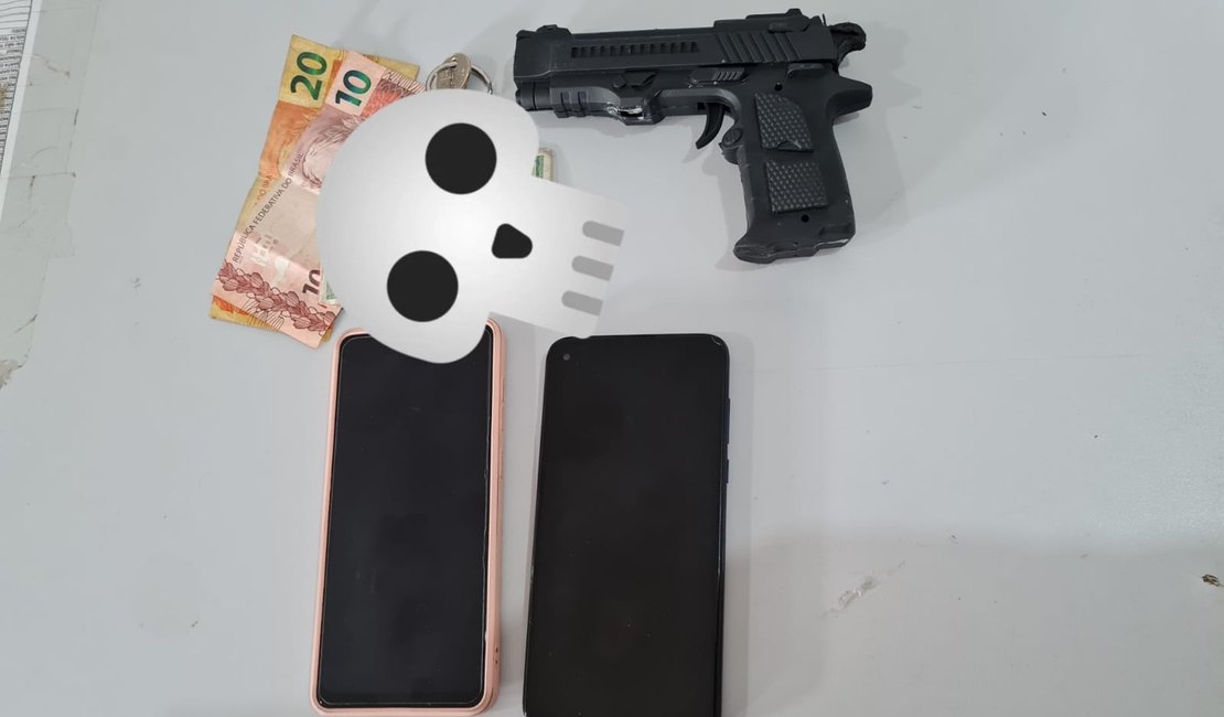 PM prende indivíduo com simulacro de arma de fogo e aparelho celular roubado no Centro de Arapiraca