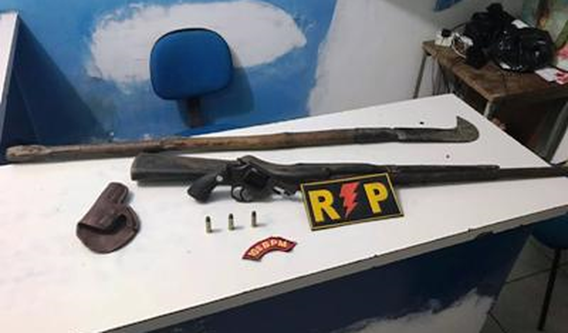 PM prende idoso por Lesão Corporal e Posse Ilegal de Arma em Palmeira dos Índios