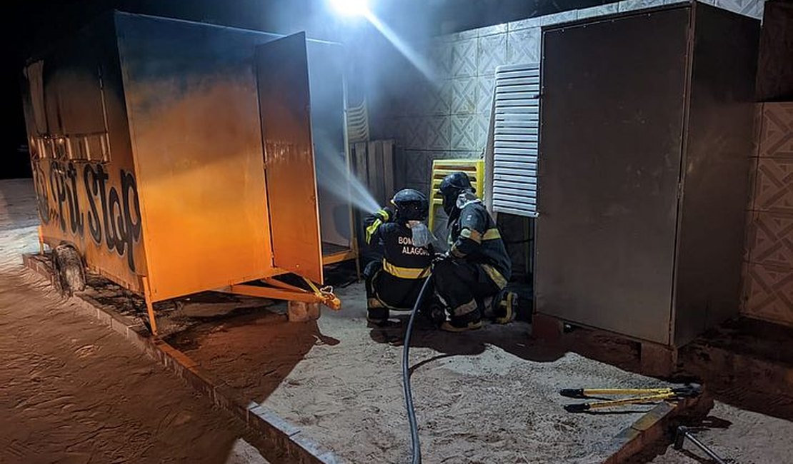 Bombeiros controlam incêndio que atingiu food-truck em Maragogi