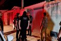 Polícia Civil resgata criança e adolescentes que estavam se alimentando apenas de bolachas em Maceió; pai foi preso em flagrante