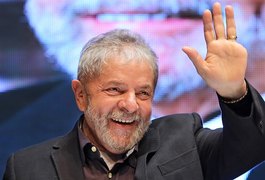 Tribunal devolve a Lula prerrogativas de ex-presidente da República