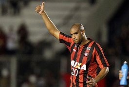 Le Havre confirma acerto com Adriano