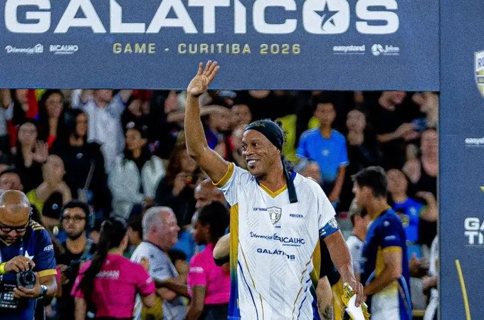 Ronaldinho Gaúcho anuncia volta aos gramados pelo italiano Ravenna