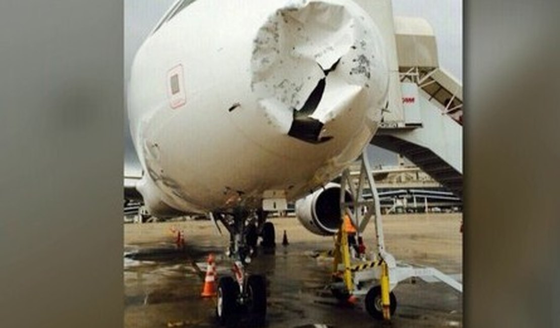 Tempestade de granizo amassa avião e provoca pouso forçado no Rio