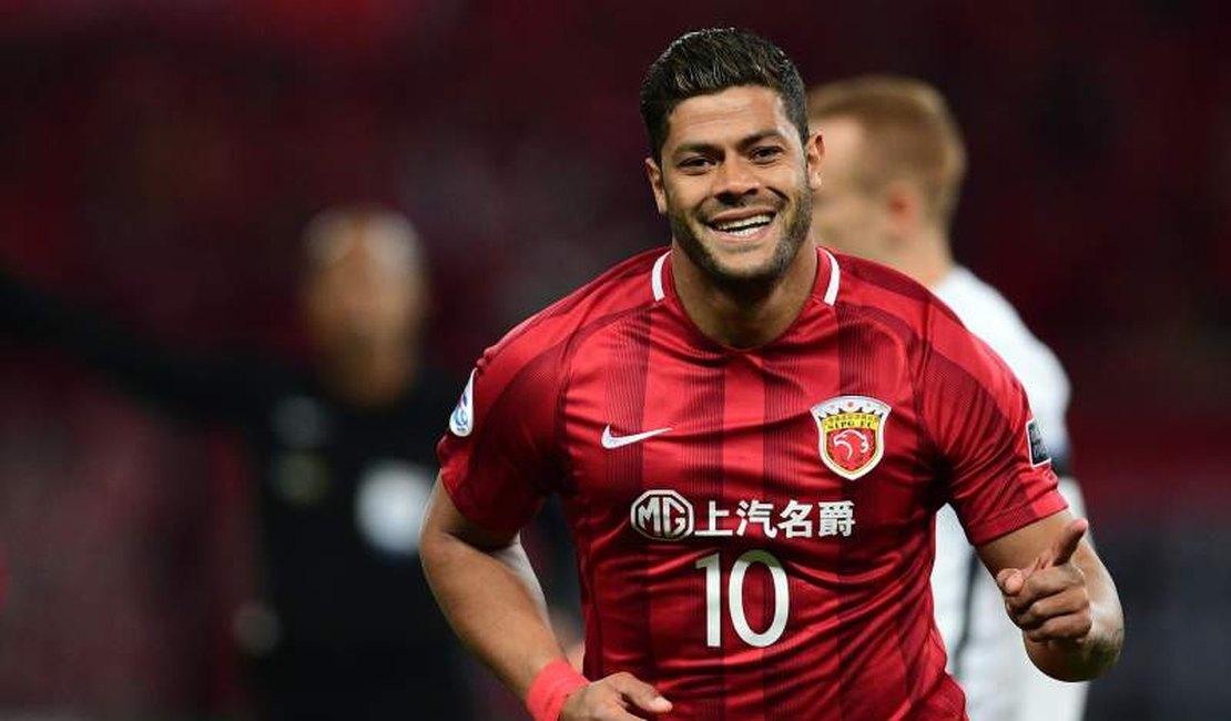 Atacante Hulk anuncia despedida do futebol chinês, após quatro anos