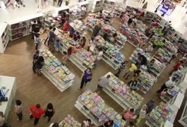 Feira de livros é destaque em shopping de Maceió