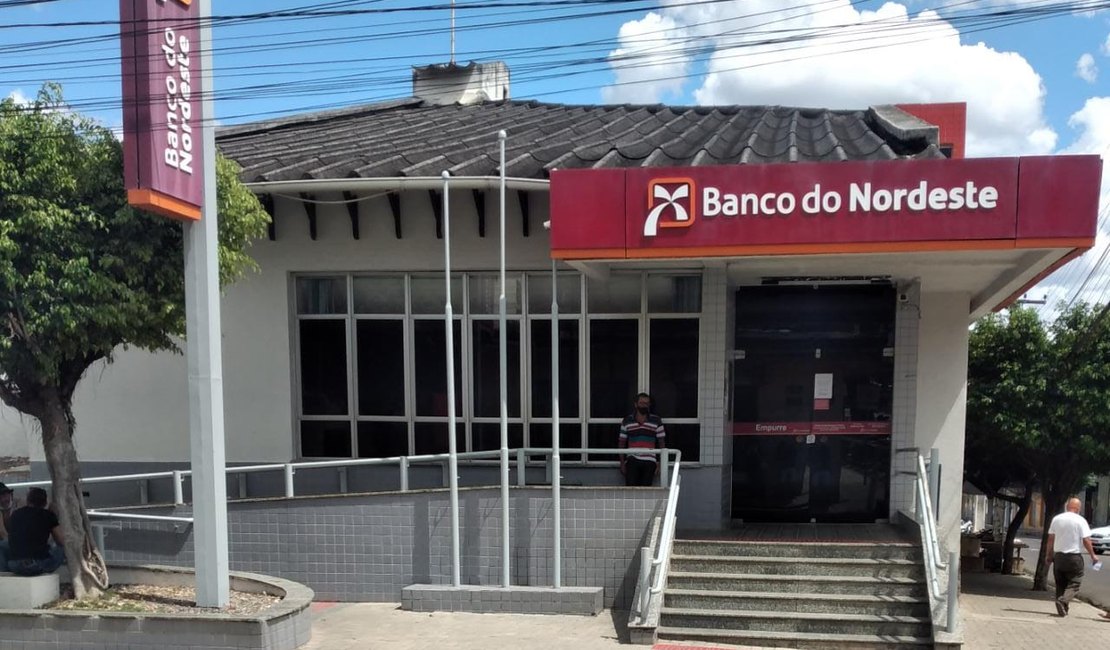 Mulher com deficiência denuncia descaso no atendimento em agência bancária no Agreste alagoano